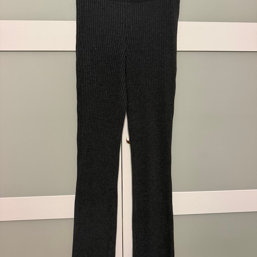Forever 21 Charcoal Ribbed Knit Flare Pants Size M